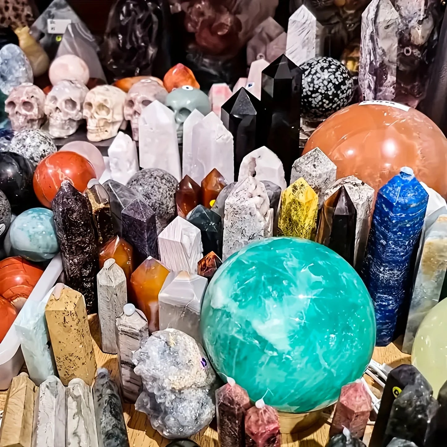 CrystalHola Mixed Stone Gift Box With Towers Spheres Carvings