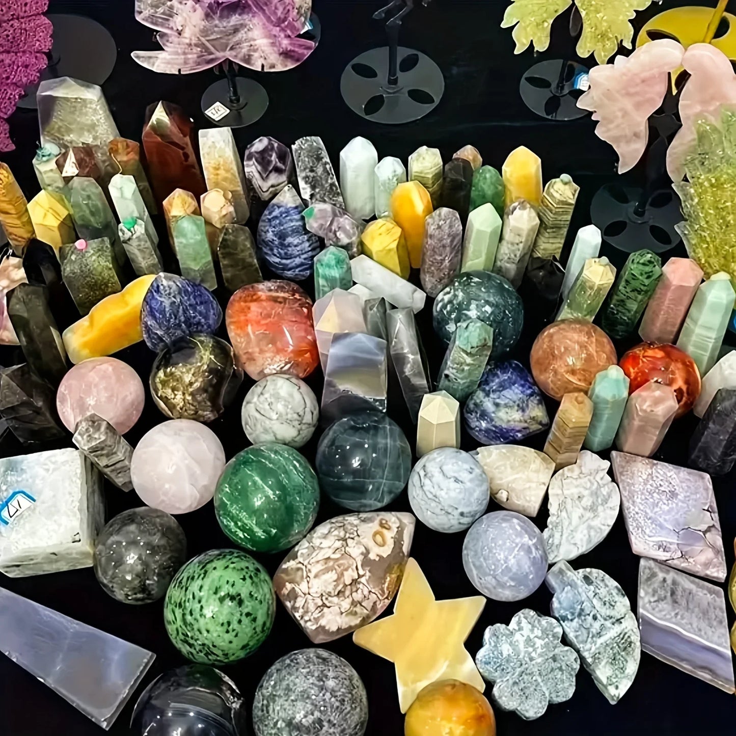 CrystalHola Mixed Stone Gift Box With Towers Spheres Carvings